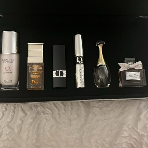 Dior Makeup Vanity Set - Picture 3 of 4